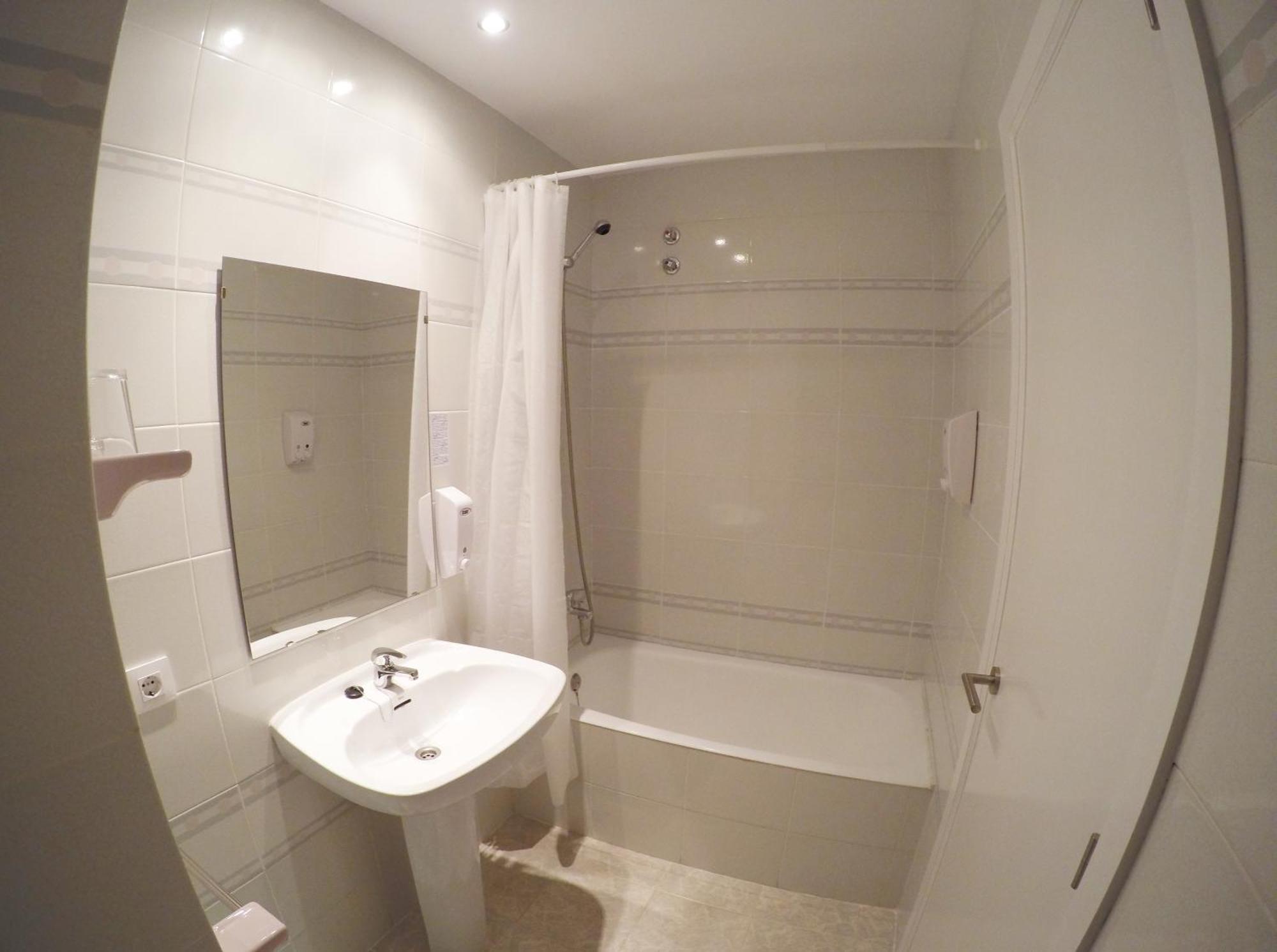 טוסה דה מאר Hostal Del Mar מראה חיצוני תמונה